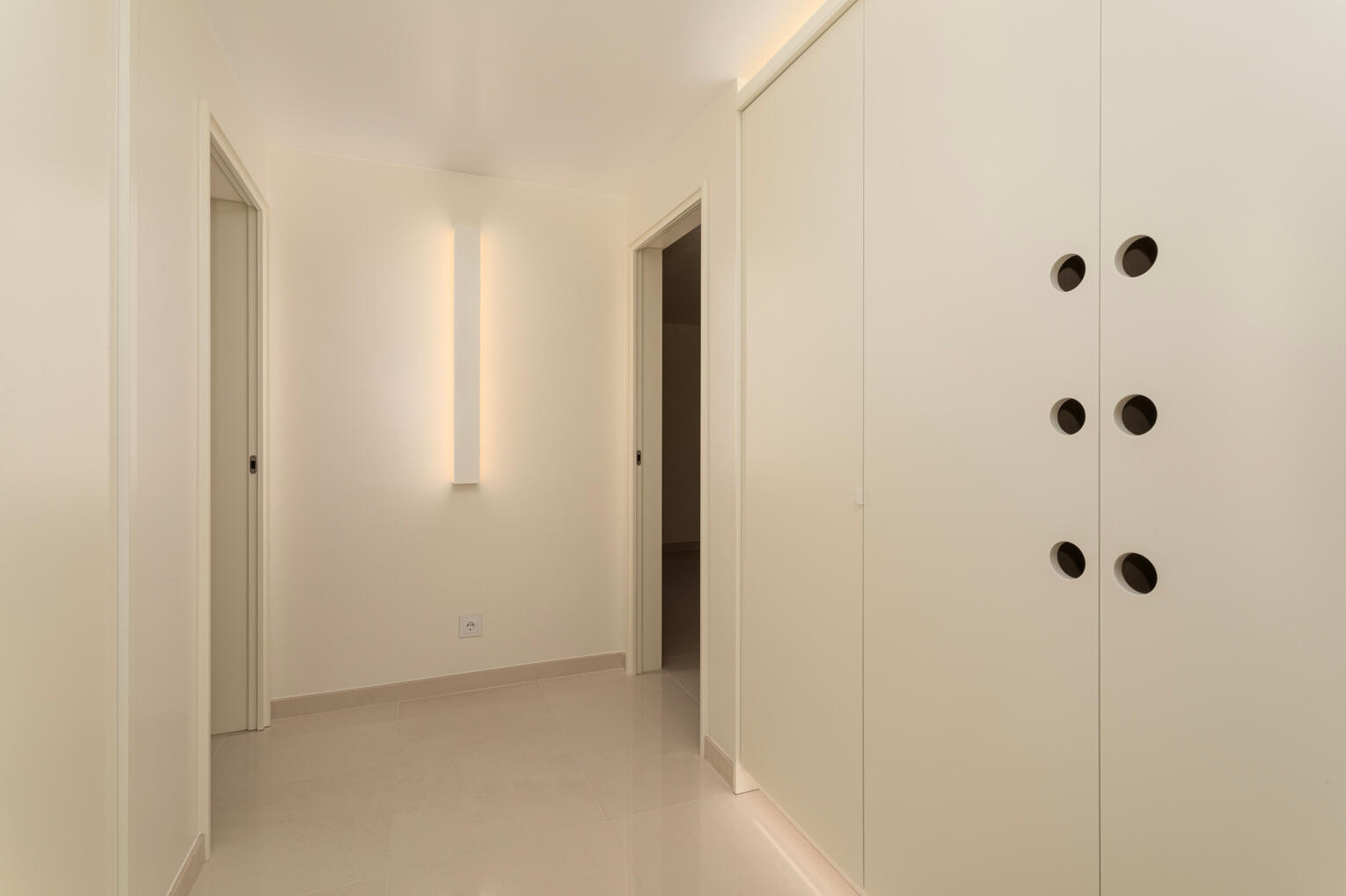 Garage & Basement foyer